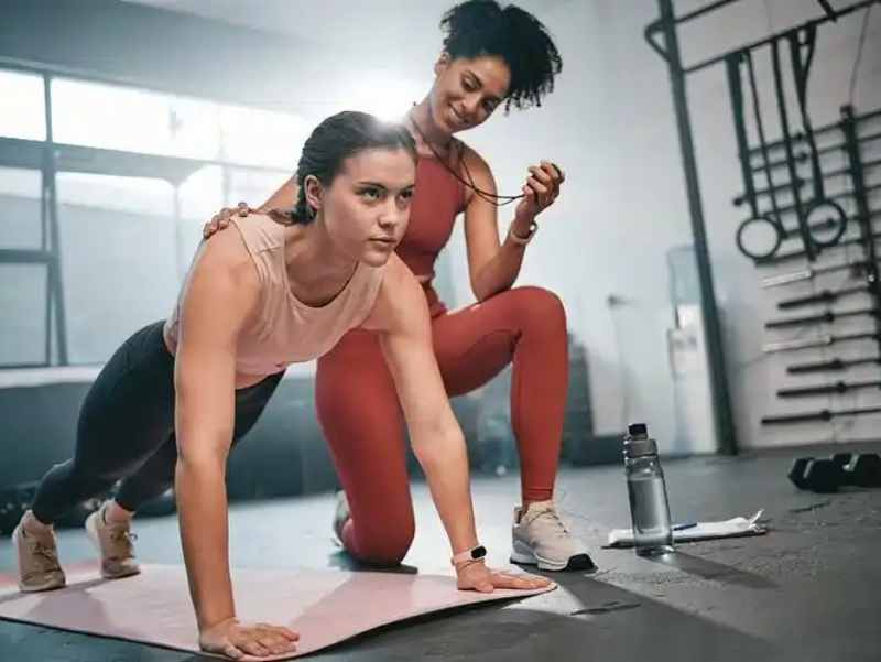 Calcium HMB vs. L-Glutamine: Preventing Muscle Catabolism in Custom Post-Workout Formulas